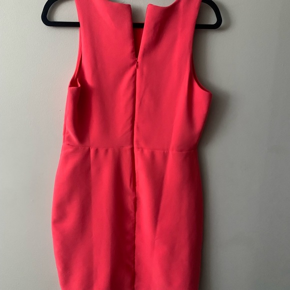 Pink fitted dress - Picture 2 of 2